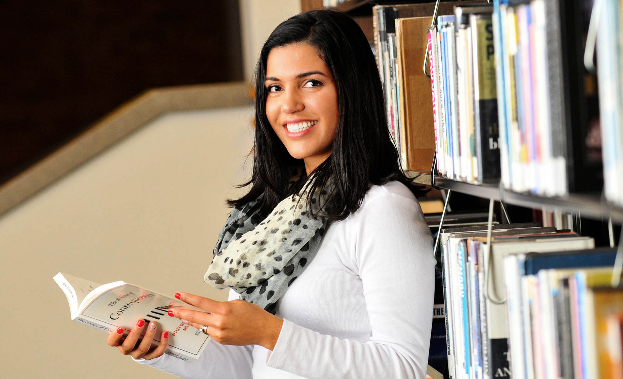 Student reading book